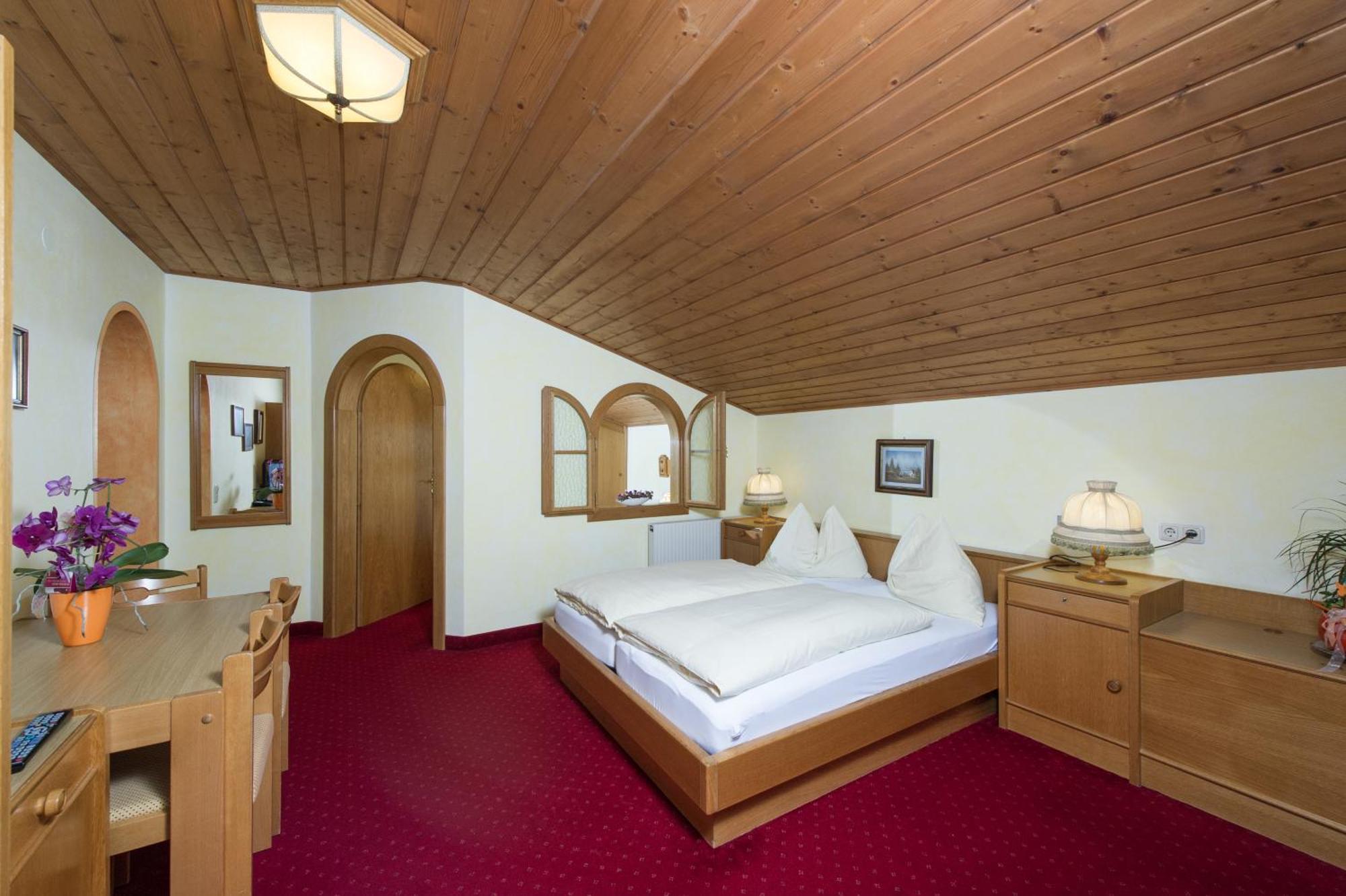 Hotel Sonnhof グロースアルル エクステリア 写真